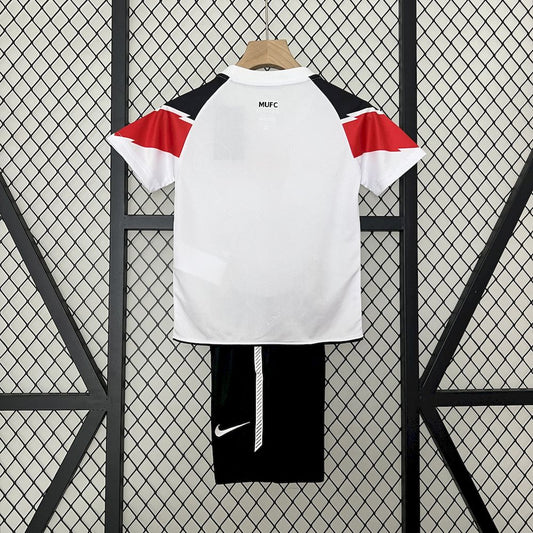 Retro Manchester United 2010/11 Away Kids Kit