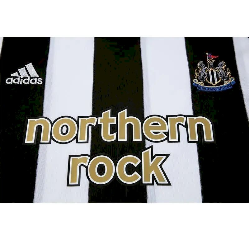 Retro Newcastle United 2004/06 Home Jersey