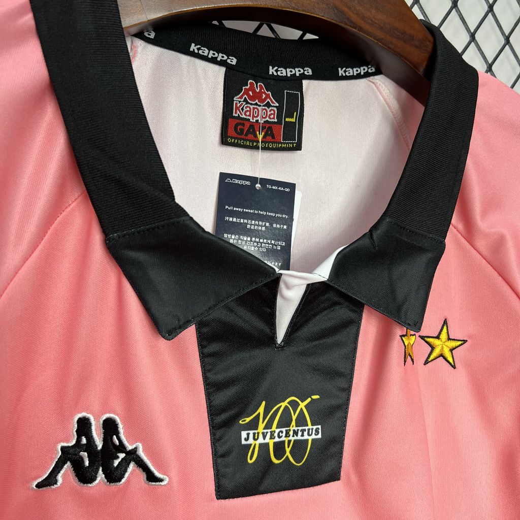 Retro Juventus 1997/98 Away Jersey