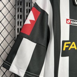 Retro Juventus 2001/02 Home Jersey