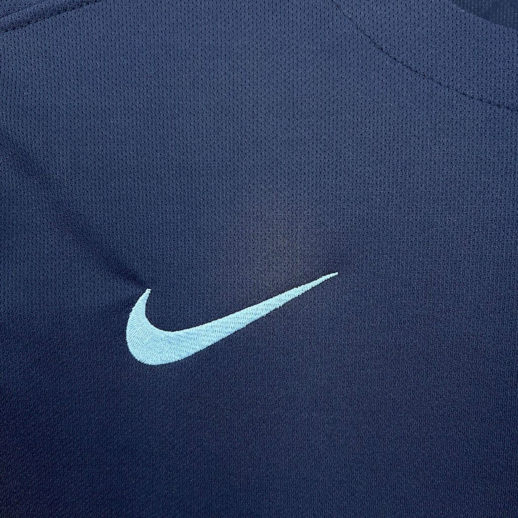 Retro Manchester City 2015/16 Away Jersey