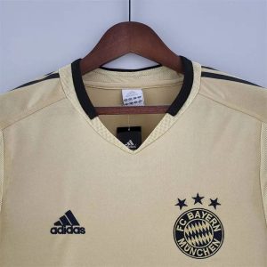 Retro Bayern Munich 2004/05 Away Jersey