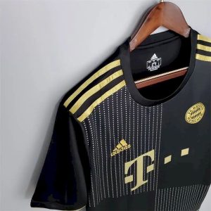 Retro Bayern Munich 2021/22 Away Jersey