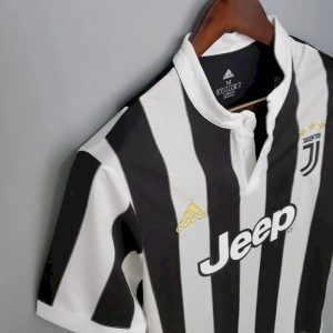 Retro Juventus 2017/18 Home Jersey
