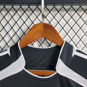 Retro Real Madrid 2006/07 Away Jersey
