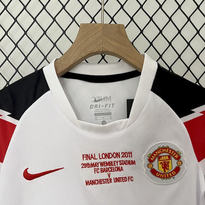 Retro Manchester United 2010/11 Away Kids Kit
