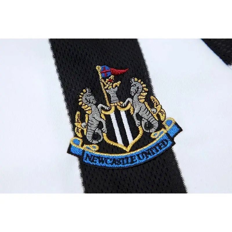Retro Newcastle United 2003/05 Home Jersey