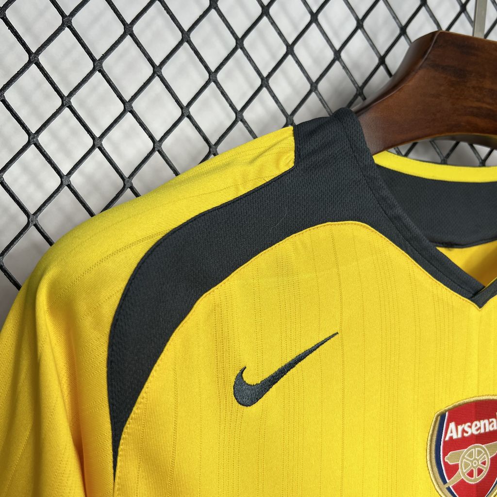 Retro Arsenal 2005/06 Away Jersey