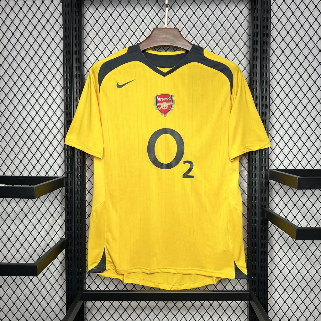 Retro Arsenal 2005/06 Away Jersey