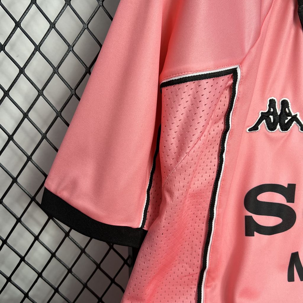 Retro Juventus 1997/98 Away Jersey