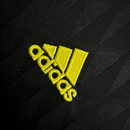 Retro Liverpool 2010/11 Third Jersey