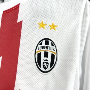 Retro Juventus 2010/11 Away Jersey