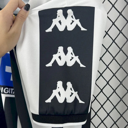 Retro Juventus 1999/00 Home Jersey