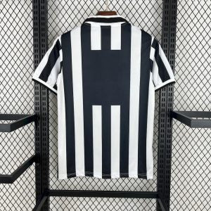 Retro Juventus 1996/97 Home Jersey