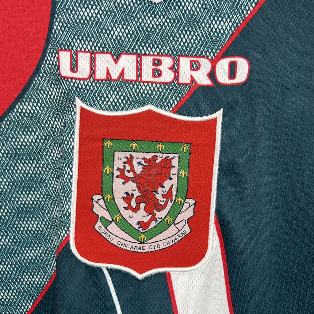 Retro Gales 1994/95 Away Jersey