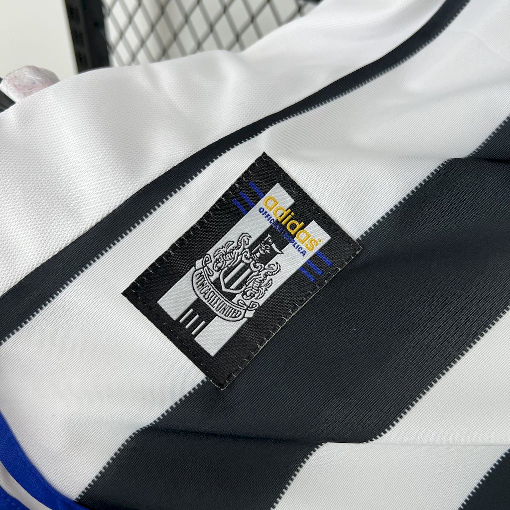 Retro Newcastle United 1999/00 Home Jersey