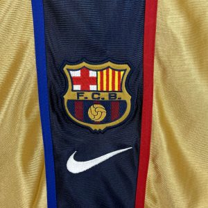 Retro Barcelona 2001/02 Away Jersey