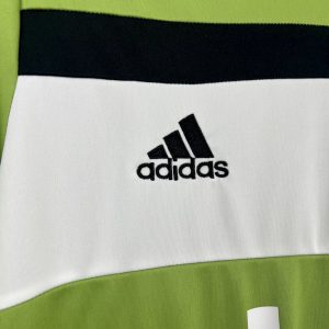 Retro Juventus 2017/18 Third Jersey